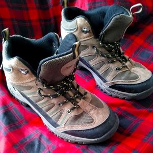 Beat Paw Hiking Boots